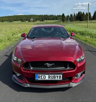 MUSTANG GT 5.0 V8 - MANUÁL, KOUPENO V ČR - 2