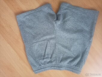 Kraťasy teplákové zn. H&M, vel. 170, pas na gumu - 2