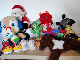 Balík 26 plyšáků různých velikostí – Spiderman, Batman, Sant - 2