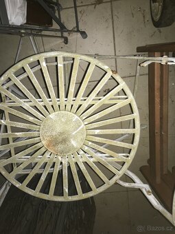Kovove zidle - 2