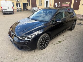 Prodám VW Golf 8 v záruce jeste rok - 2