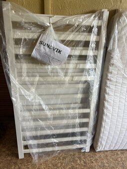 Sundvik IKEA dřevěná dětská postýlka s matrací - 2