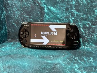 PSP 3000 Piano black perfektní display - 2