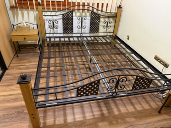 Postel masiv / kov 200 x 180 cm - 2