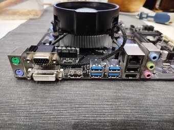Základní deska AM4 GA-A320M-S2H V2 + Ryzen 5 2400G - 2