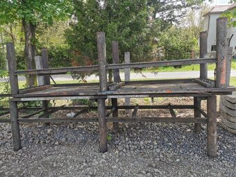 Masivní kovový ponk - 2