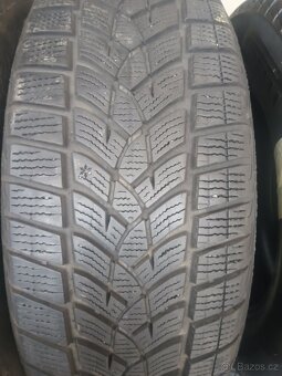 2xzimní pneu 215/65/17.Goodyear. - 2