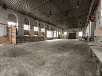 Skladovací hala 700m² - 2