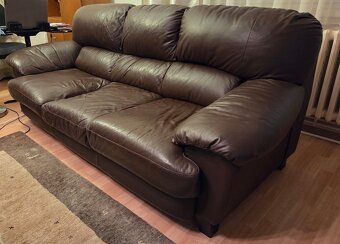 Kožené křeslo a dvě sedací soupravy, sedačky - 2