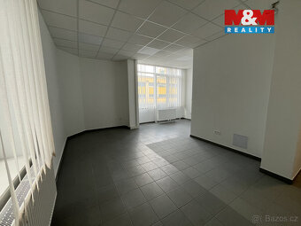 Pronájem kancelářského prostoru,61m², Třinec, ul.nám.Svobody - 2