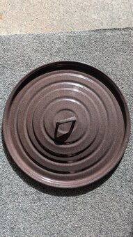 Prodám poklici smaltovanou 38cm a skleněnou čtverec 27,5cm - 2