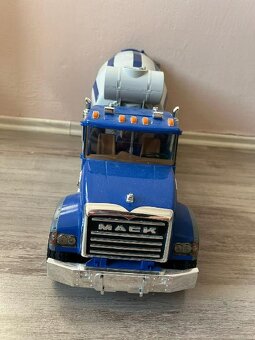 Auta , stroje více kusů - 2