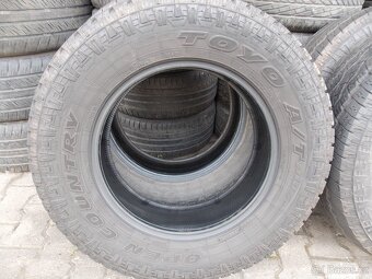 Celoroční pneu 255/70 R18 - 2