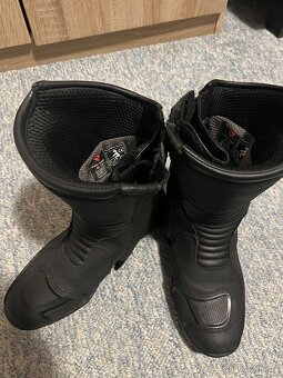 Boty Street Racer - 2