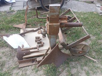 Nosič nářadí - pluh - 2