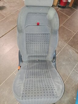 Integrovaná děcka sedacka s límcem Sharan, Alhambra, Galaxy - 2