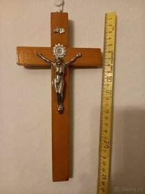 kříž s Kristem - 2
