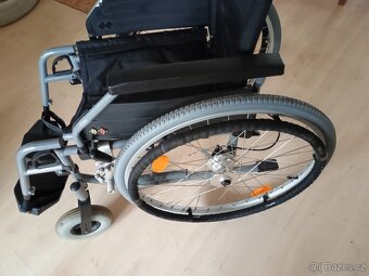 Mechanický invalidní vozík - 2