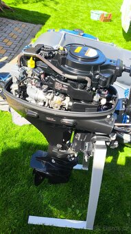 Člun Bush 400, motor Suzuki 20 HP - 2