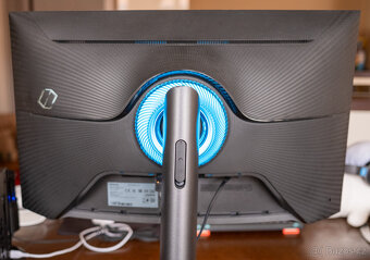 Samsung Odyssey G7 27" | 240 Hz | 2K - 2