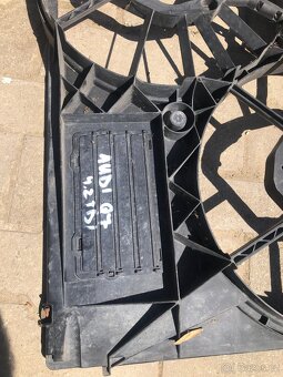 AUDI Q7 4.2 TDI - Kryt chladiaceho ven.
OEM: 3145103648 - 2