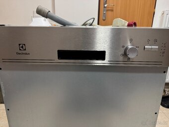 Prodám starší myčku Elektolux - 2