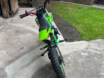 Prodám pitbike 50ccm bez řazení určený pro děti od 6-10 let - 2