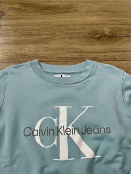 Pěkná mikina Calvin Klein - 2