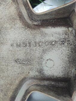 Sada 4 kusů poklic Ford Focus 2 (15") - 2