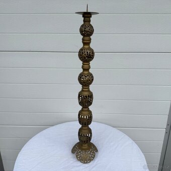 Velký mosazný zdobený svícen 65,5cm - 2