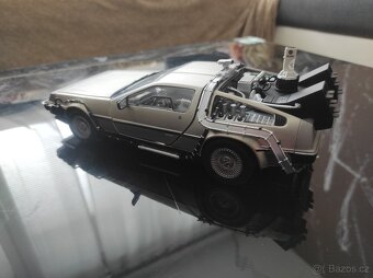 DeLorean DMC-12 1:18 SunStar - 2