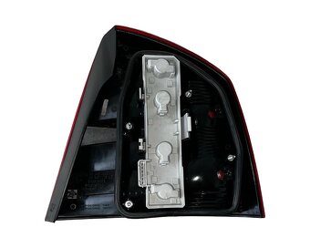 Levé zadní vnější světlo 1Z5945111B Škoda Octavia 2 FL 12 - 2