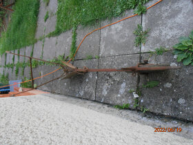 STAROŽITNÝ HROBKOVAČ /RÁDLO/ NA RAMBORY - 2