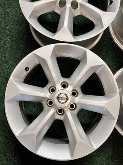 6x114,3 R17 Originál Alu Nissan Navara - ET 30 - 2