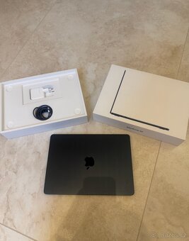 Apple Macbook Air 13” M2, 8GB, 512 GB, baterie 100 % - 2
