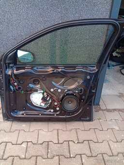 Prodám 4x ustrojené dveře na Volkswagen golf 5 , variant - 2