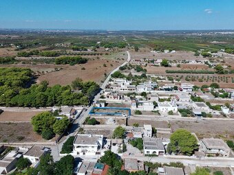 Krásný pozemek cca 600 m² jen cca 700 m od pláže v IT - 2