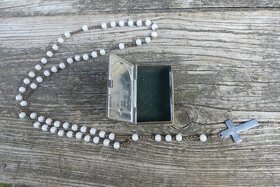 Starožitné škapulíře, sklo a kov, růženec - 2