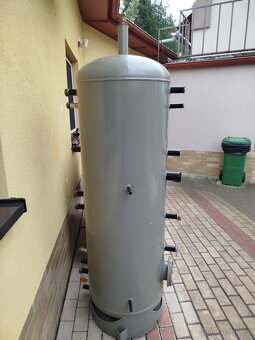 Akumulační nádrž 180l - 2