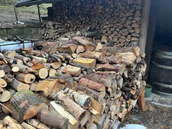 Suché štípané dřevo - 2