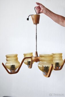 Čtyřramenný vintage lustr s dřevěnými rameny - 2