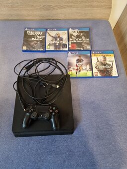 Prodám PS4 Slim (500gb) + 6 her - 2