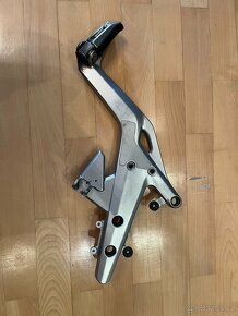 KAWASAKI ER6N PRAVÁ STUPAČKA - 2