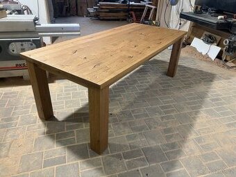 Celomasivní dubový jídelní stůl - 2