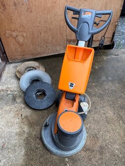 Jednotoučový čisticí a lešticí stroj Taski - 2