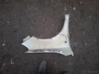 Levý blatník fabia 2 - 2