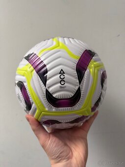 Nike Flight – fotbalový míč - 2