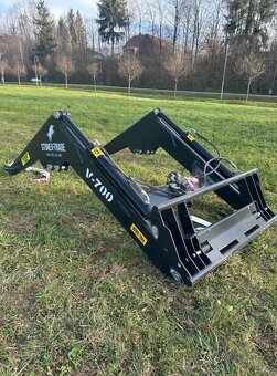 Čelní nakladač na traktor HYDRATRAC 700 - 2