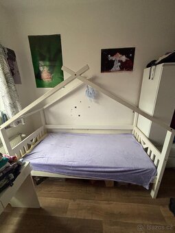 Postel se střechou - 2