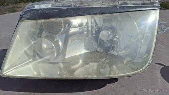 Prodám přední světla na VW BORA - 2